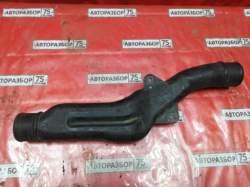 Патрубок воздухозаборника MITSUBISHI CANTER 1997 FE507B 4D33 Б/У