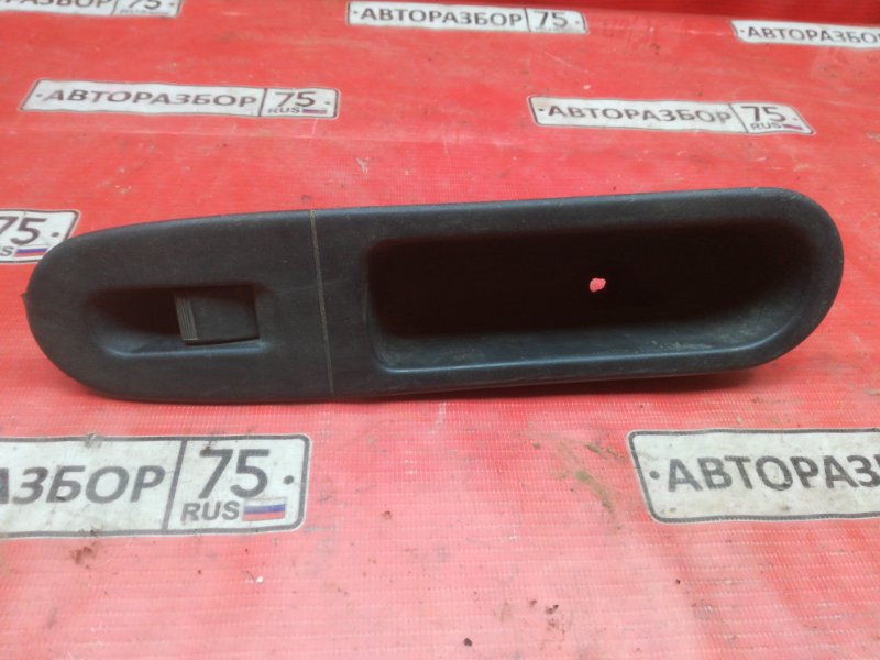 Кнопка стеклоподъемника задняя правая HONDA HR-V GH2 D16A 83520S2HG010 Б/У