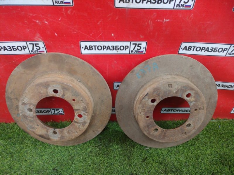 Диск тормозной задний MITSUBISHI GALANT 1991 E37A 4G37 MB500556 Б/У