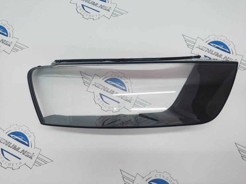 Запчасть стекло фары правое Audi Q3 2014-2018 8U 8U0941044C новая Стекло фары правое Audi Q3 2014-2018 8U 8U0941044C новая