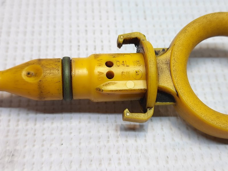 Щуп масляный Octavia 3 (A7) 2015