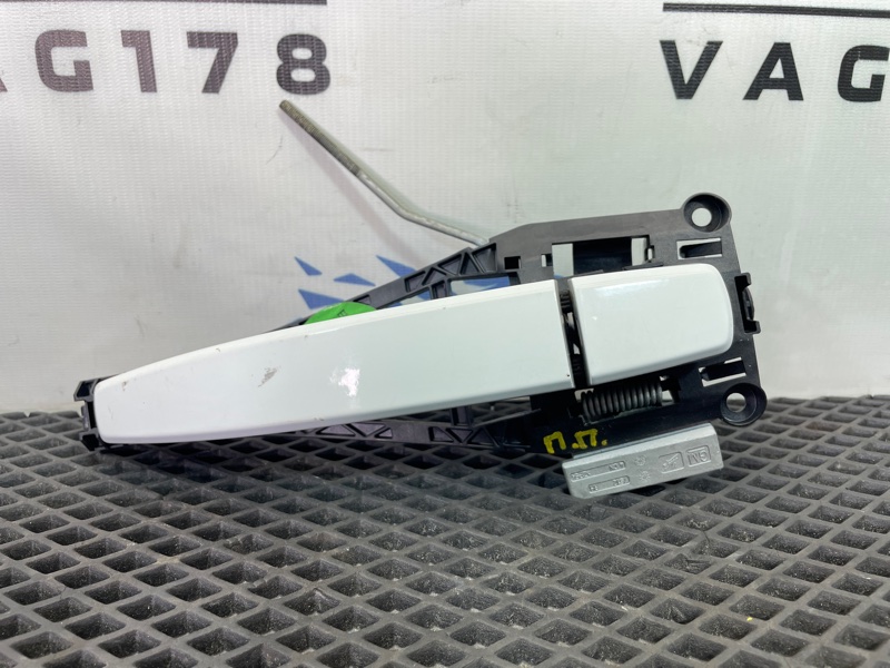 Кронштейн ручки передний правый Chevrolet Cruze 2012 F16D4 13505889 контрактная