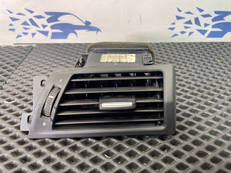 Дефлектор воздушный передний левый BMW X3 2011 F25 N47N 2.0d 64229217441 контрактная