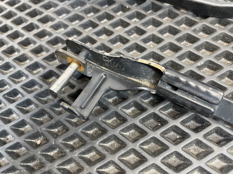 Поводок стеклоочистителя передний X3 2011 F25 N47N 2.0d