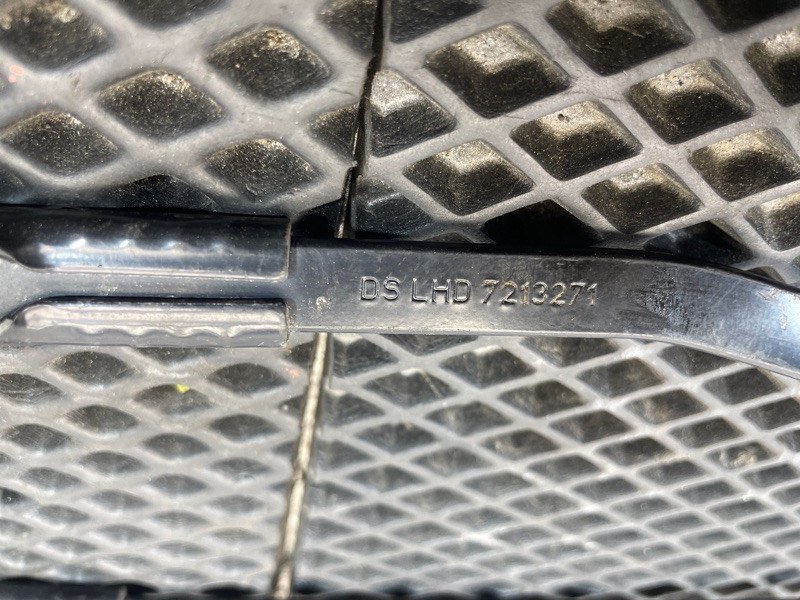 Поводок стеклоочистителя передний X3 2011 F25 N47N 2.0d