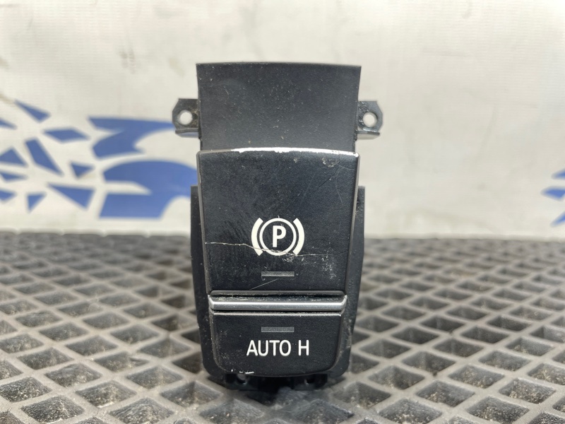 Кнопка стояночного тормоза BMW X3 2011 F25 N47N 2.0d 61319877889 контрактная