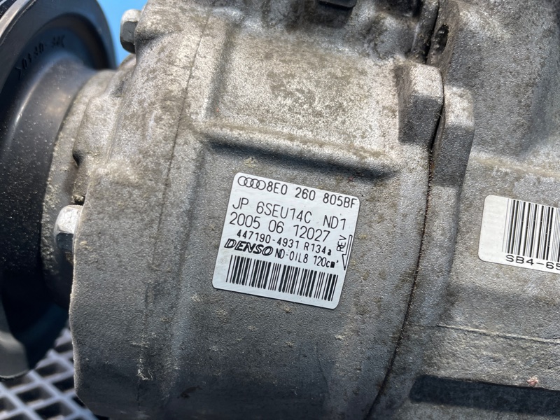 Компрессор кондиционера A4 2006 B7 BFB 1.8