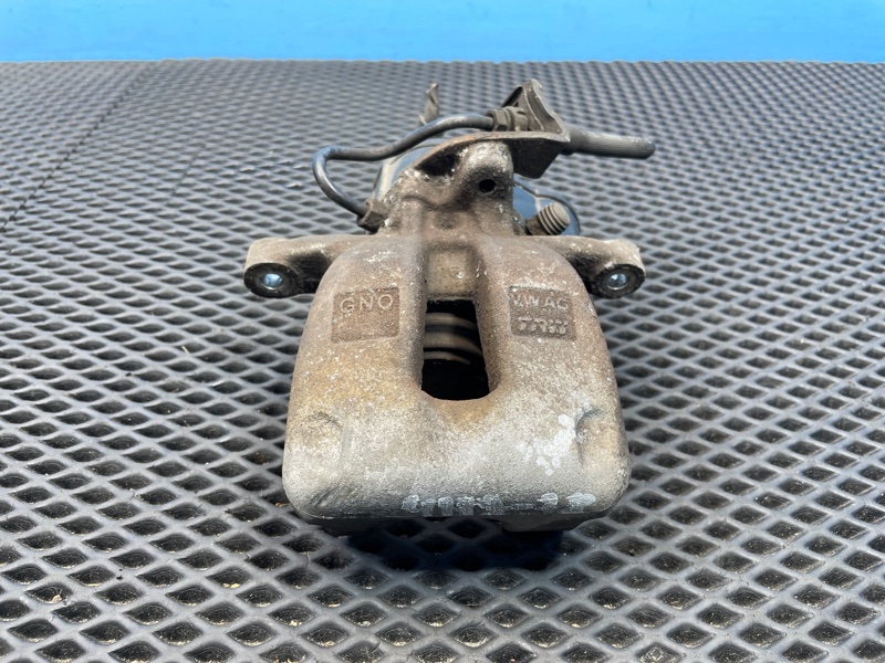 Суппорт тормозной задний левый Passat 2008 B6 BXE 1.9 Суппорт тормозной задний левый Passat 2008 B6 BXE 1.9