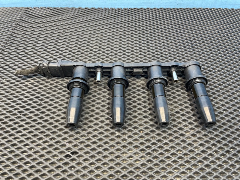 Катушка зажигания Opel Astra 2008 H Z16XER 10458316 контрактная