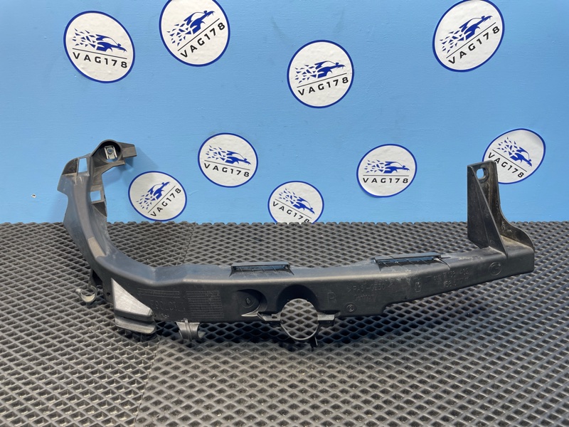 Кронштейн фар правый BMW 3-series 2009 E90 N46B20B 51647138402 контрактная