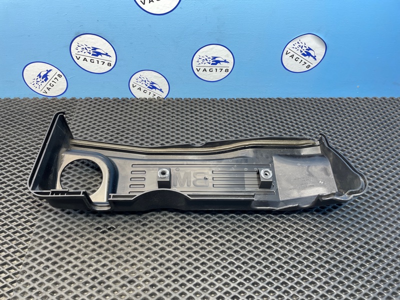 Крышка двигателя 3-series 2009 E90 N46B20B Крышка двигателя 3-series 2009 E90 N46B20B