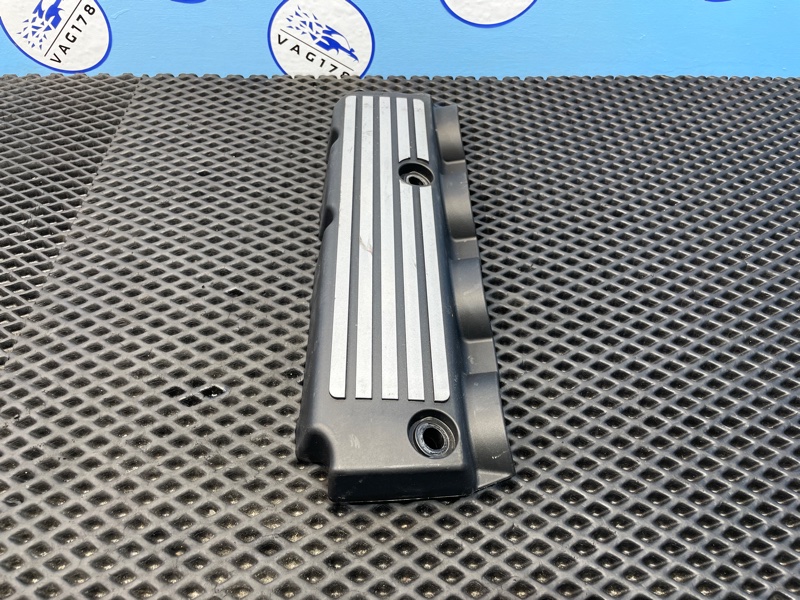Крышка двигателя 3-series 2009 E90 N46B20B Крышка двигателя 3-series 2009 E90 N46B20B