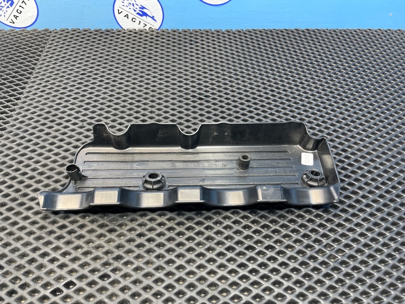 Крышка двигателя 3-series 2009 E90 N46B20B Крышка двигателя 3-series 2009 E90 N46B20B