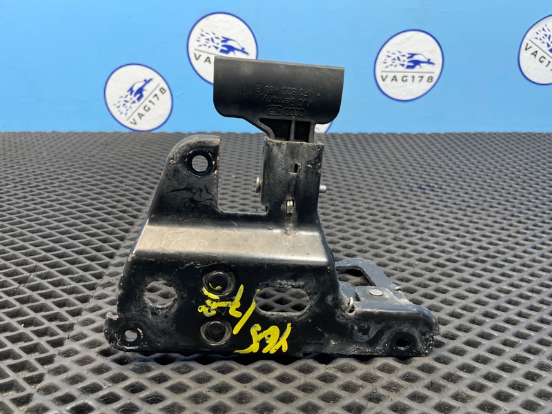 Крючок капота A6 C6 BDX Крючок капота A6 C6 BDX