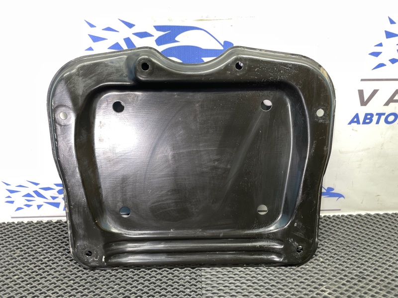 Запчасть пыльник двигателя BMW X1 2012 E84 N20B20A 31116795159 контрактная Пыльник двигателя BMW X1 2012 E84 N20B20A 31116795159 контрактная