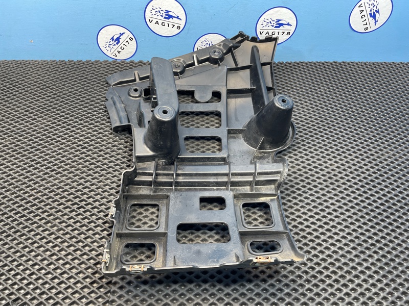 Направляющая бампера задняя правая X1 2012 E84 N20B20A