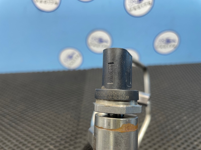 Топливная рампа X1 2012 E84 N20B20A Топливная рампа X1 2012 E84 N20B20A
