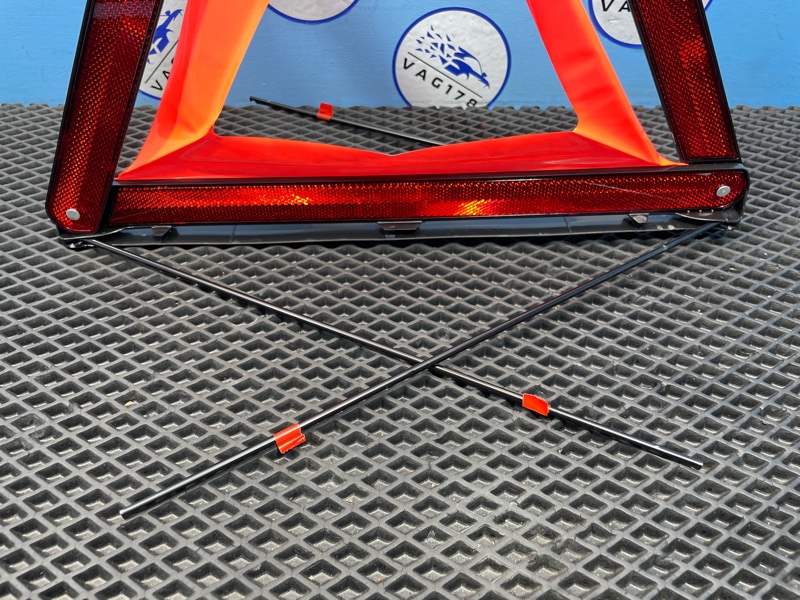 Знак аварийной остановки X1 2011 E84 N46B20B 2.0L