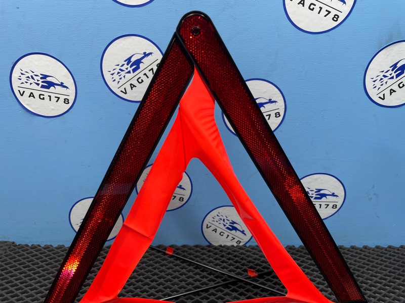 Знак аварийной остановки BMW X1 E84 N46B20B 2.0L