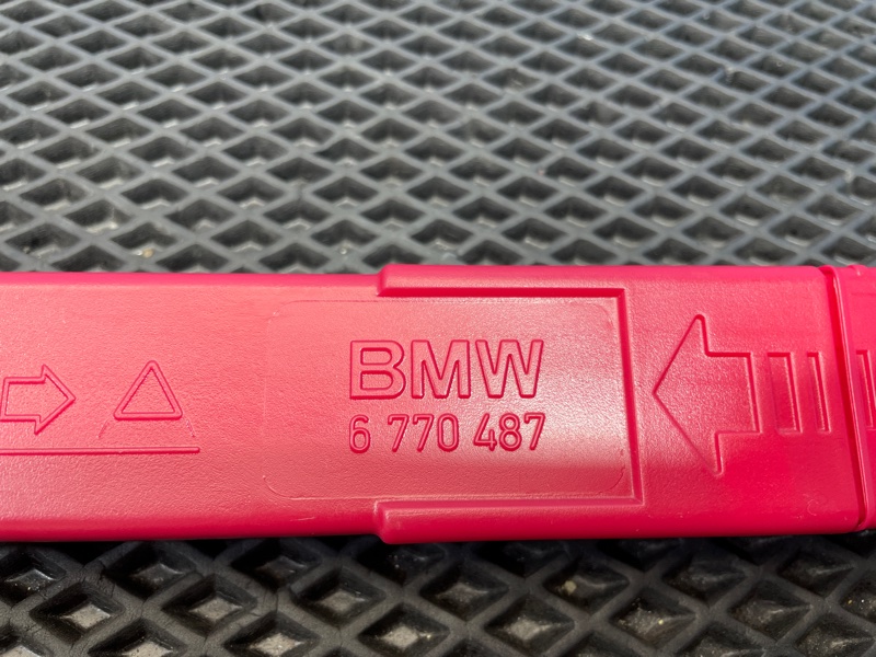 Знак аварийной остановки X1 2011 E84 N46B20B 2.0L