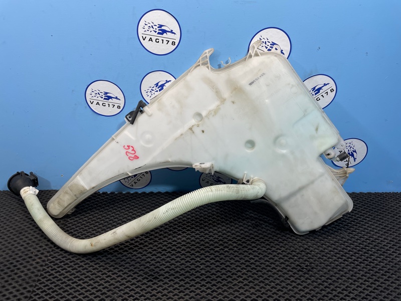Бачок омывателя лобового стекла X1 E84 Бачок омывателя лобового стекла X1 E84