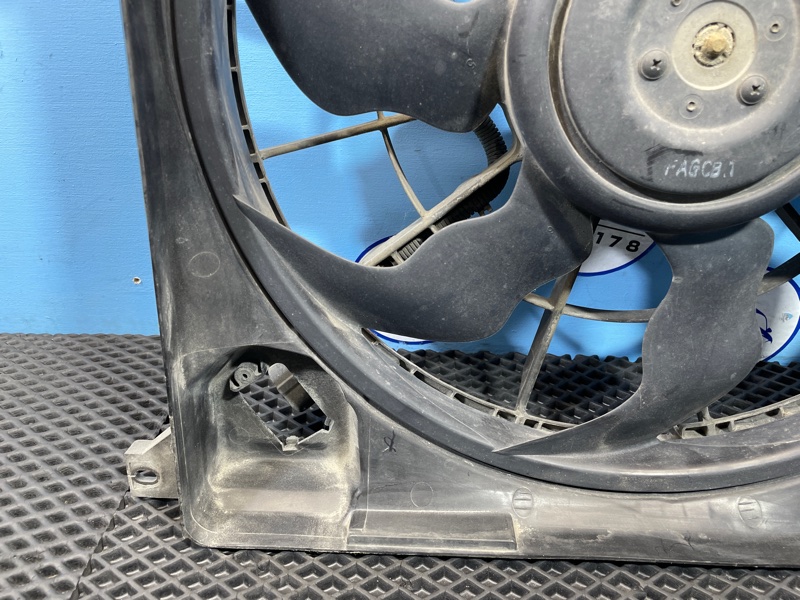 Диффузор вентилятора IX35 2010 D4HA 2.0