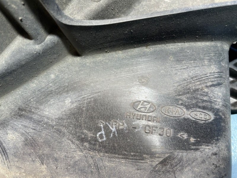 Диффузор вентилятора IX35 2010 D4HA 2.0