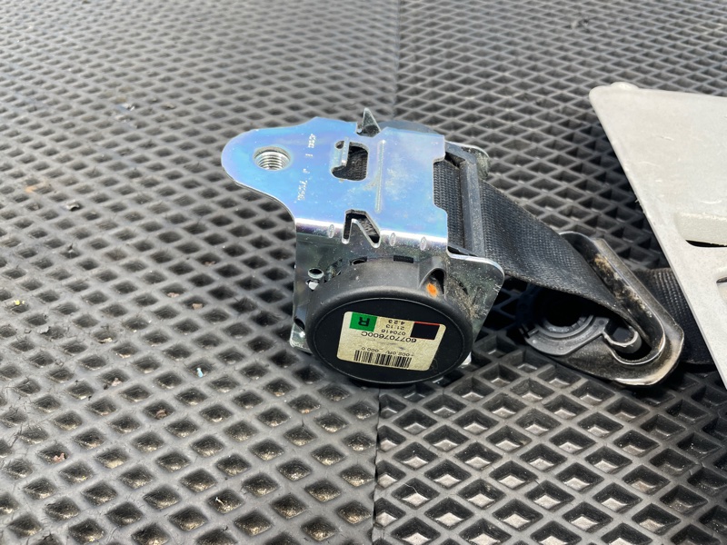 Ремень безопасности с пиропатроном передний правый Corsa 2007 D Z14XEP