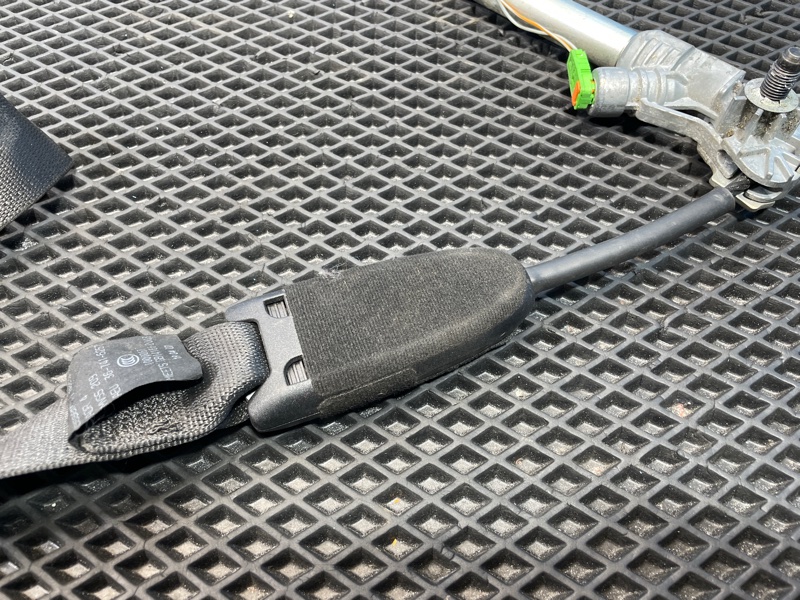 Ремень безопасности с пиропатроном передний правый Corsa 2007 D Z14XEP