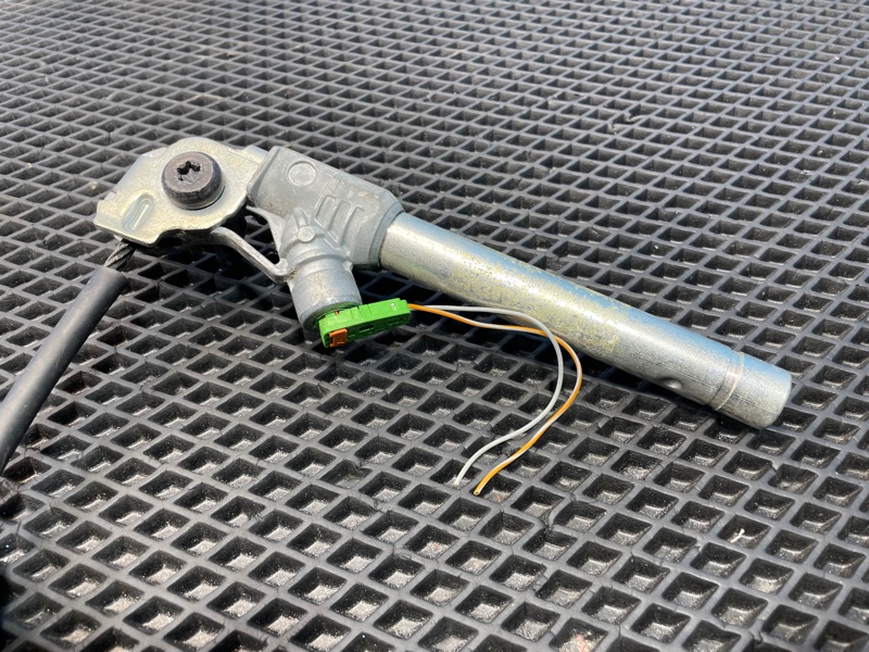 Ремень безопасности с пиропатроном передний правый Corsa 2007 D Z14XEP