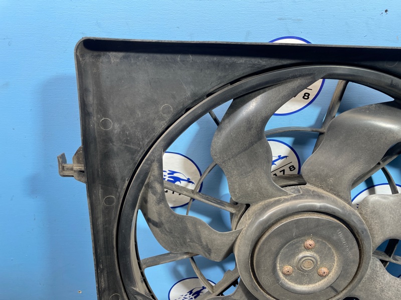 Диффузор вентилятора Santa FE 2011 CM D4HB 2.2