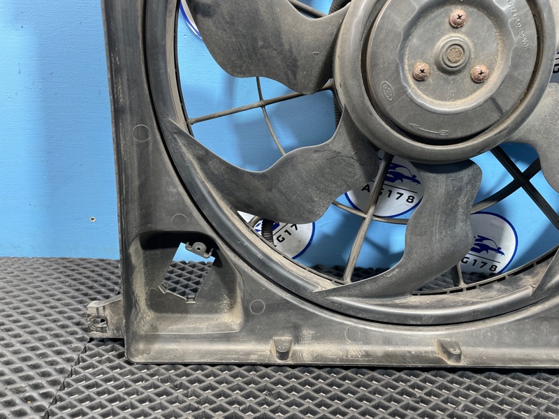 Диффузор вентилятора Santa FE 2011 CM D4HB 2.2