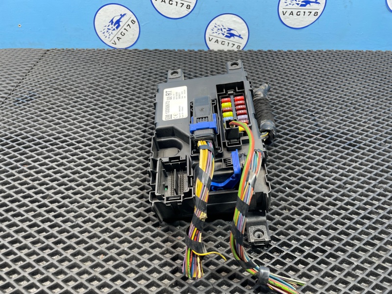 Блок предохранителей Corsa 2010 D Z12XEP Блок предохранителей Corsa 2010 D Z12XEP