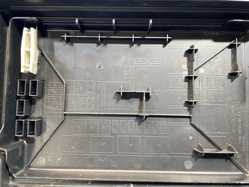 Блок предохранителей Corsa 2010 D Z12XEP