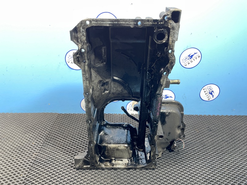 Запчасть поддон двигателя масляный Nissan Pathfinder 2006 R51 YD25DDTi 11110EB30A контрактная Поддон двигателя масляный Nissan Pathfinder 2006 R51 YD25DDTi 11110EB30A контрактная