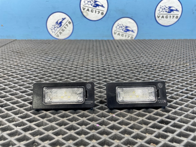 Фонарь подсветки номера Audi Q5 2011 8R CDNC 8T0943021 контрактная