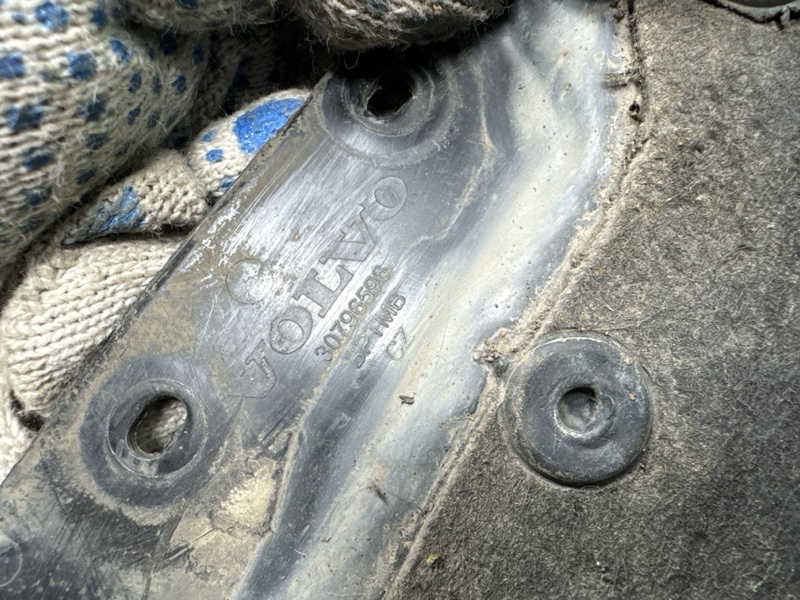 Локер передний левый S80 2010 B6304T2