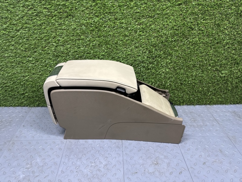 Подлокотник Volvo S80 2010 B6304T2 39804759 контрактная