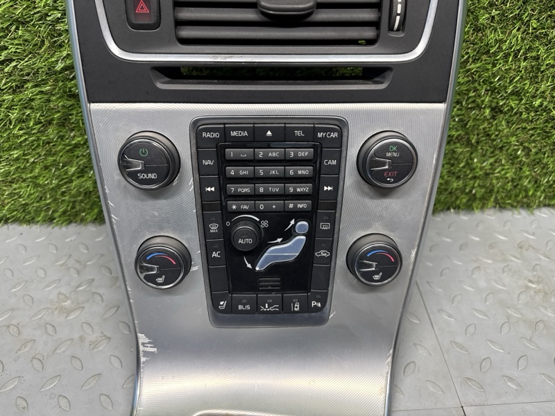 Блок управления климатом V60 2012 FB B6304T4