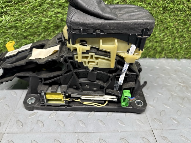 Кулиса КПП V60 2012 FB B6304T4