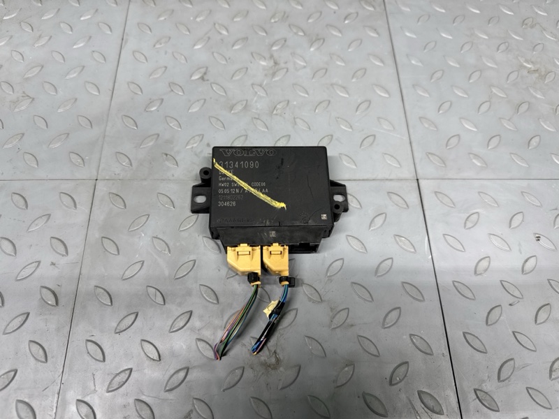 Блок управления парктроником Volvo V60 2012 FB B6304T4 31341090 контрактная