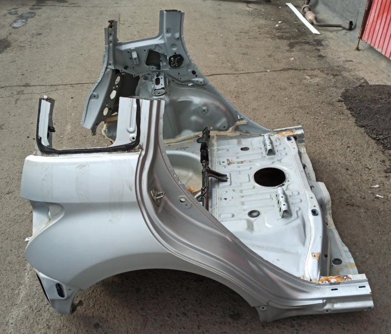 Крыло заднее правое Toyota ist 09.2002 NCP61 1NZ-FE 61601-52140 контрактная