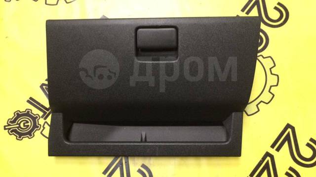 Бардачок Toyota ist 09.2002 NCP61 1NZFE 55550-52080 контрактная