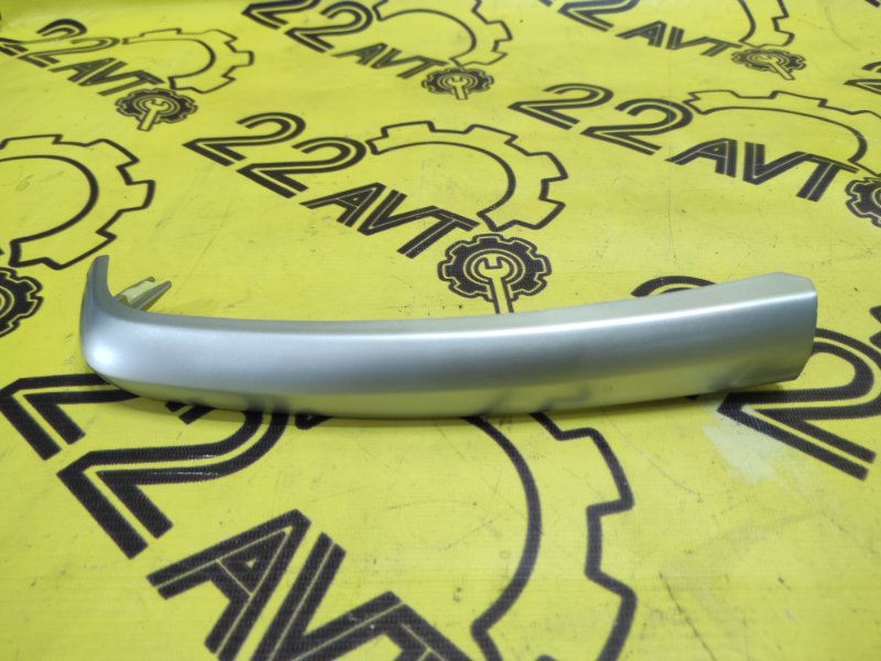 Накладка декоративная передняя правая Toyota ist 2003.07 NCP60 2NZ-FE 5543252040 контрактная