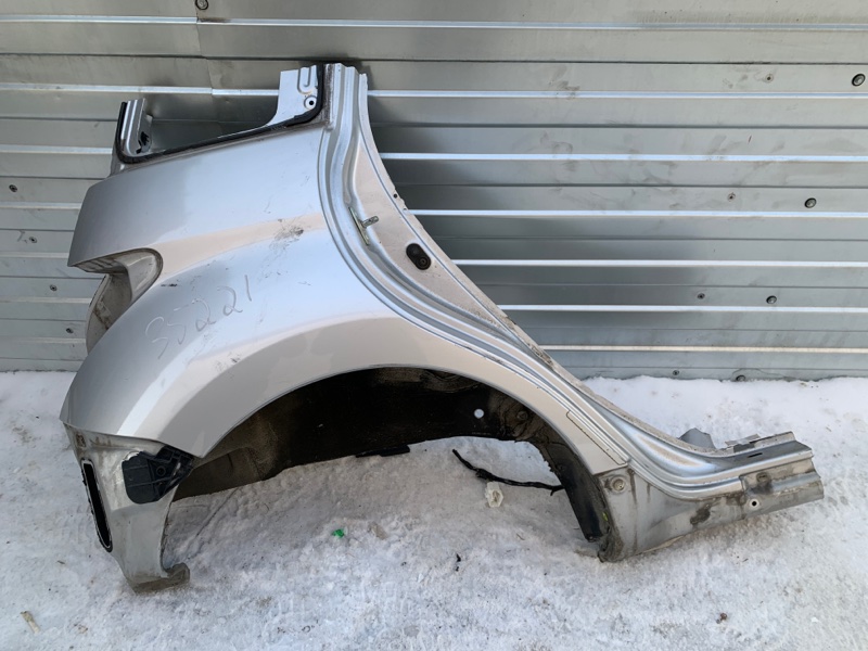 Крыло заднее правое Toyota ist 2003 NCP60 2NZ-FE 6160152140 контрактная