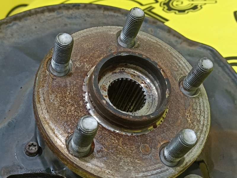 Ступица передняя левая Opa 2000 ZCT10 1ZZ-FE Ступица передняя левая Opa 2000 ZCT10 1ZZ-FE