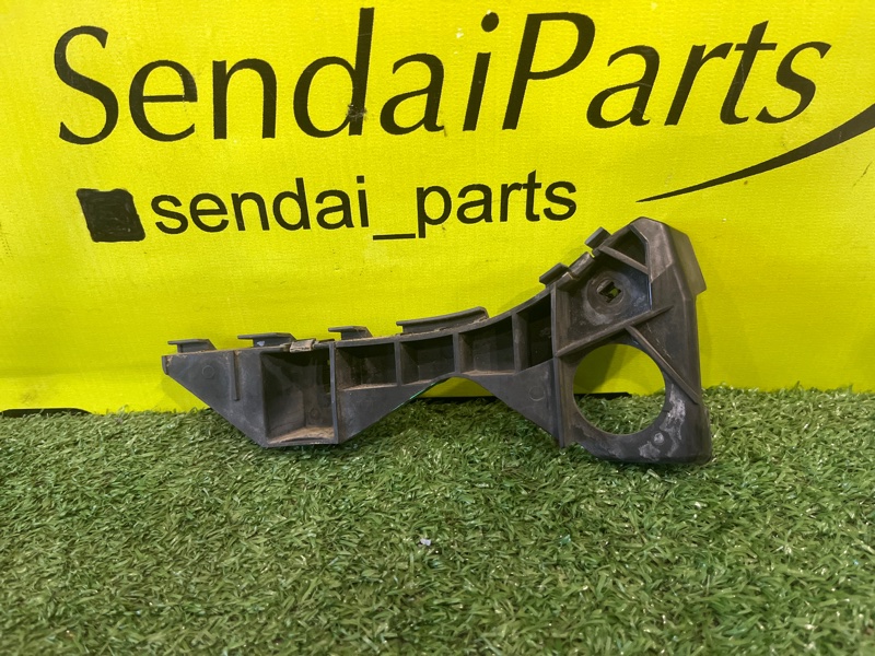 Запчасть крепление бампера переднее правое TOYOTA VOLTZ 2004 ZZE136 1ZZ 5211501040 контрактная Крепление бампера переднее правое TOYOTA VOLTZ 2004 ZZE136 1ZZ 5211501040 контрактная