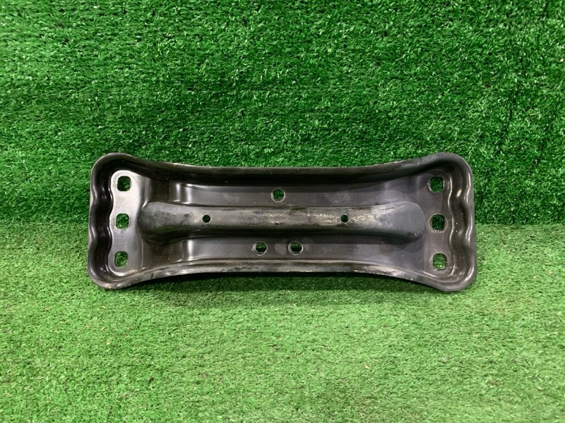 Балка под кпп C-Class 2015 W205 M274 Балка под кпп C-Class 2015 W205 M274