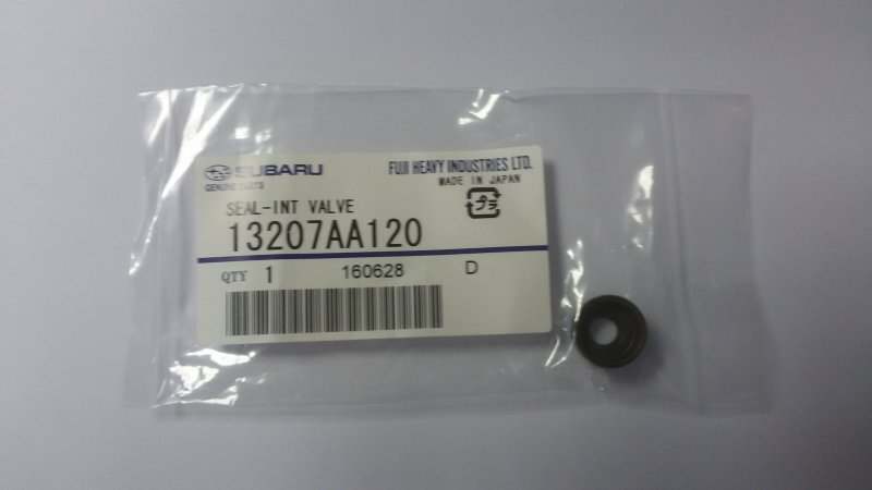 Колпачок маслосъемный впускной (original) Subaru Forester SF5 EJ255 13207AA120 новая