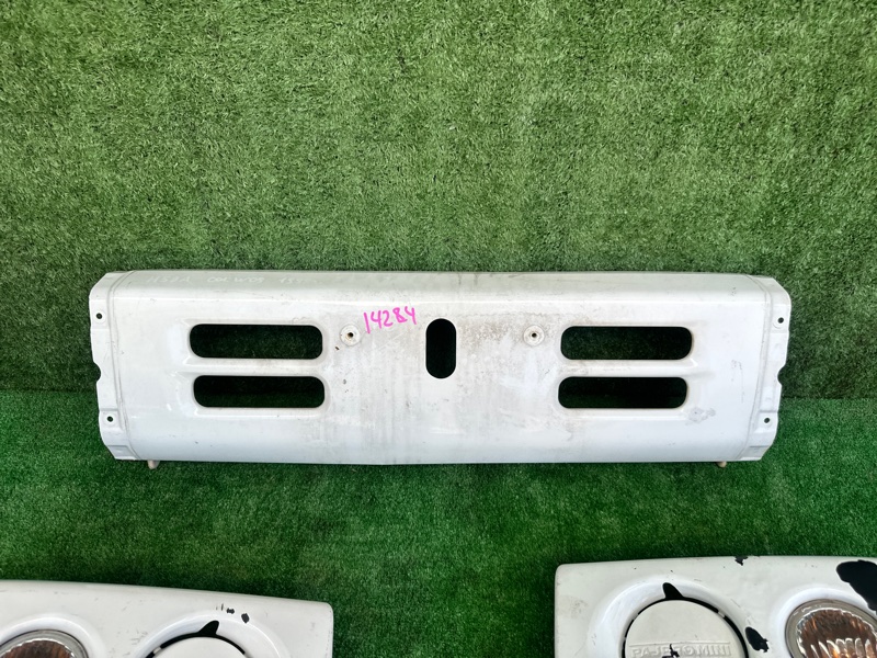 Бампер передний Pajero Mini 1999 H58A 4A30